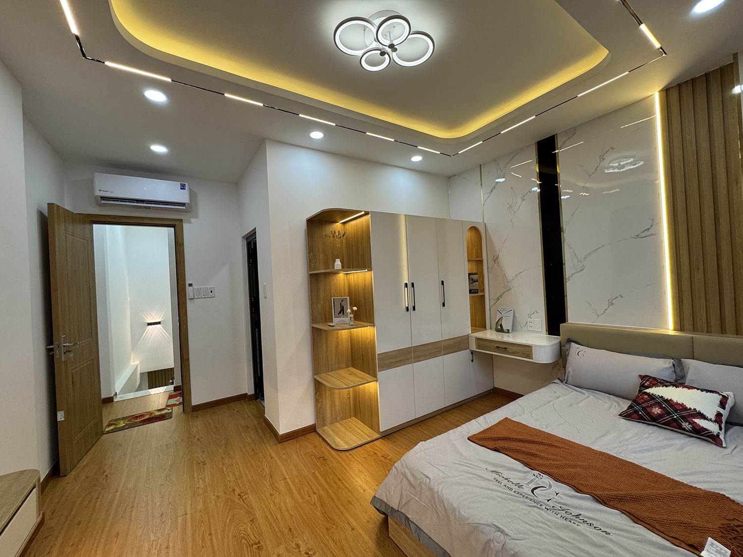 Lửng+1 lầu 4,2x12=50m2 có phòng master tầng trệt cho người lờn full nội thất khu vip Nguyễn Văn Đậu